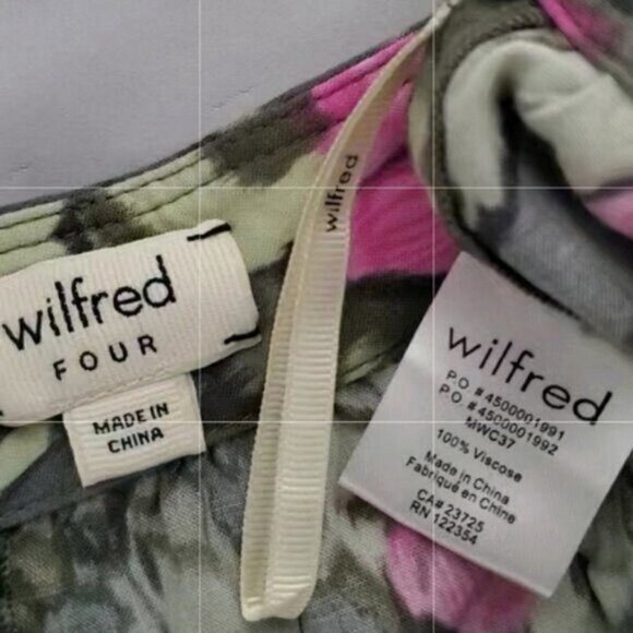 ARITZIA WILFRED- High Waisted Retro Pleated Lounging Shorts [27-28 Waist] - Picture 2 of 15